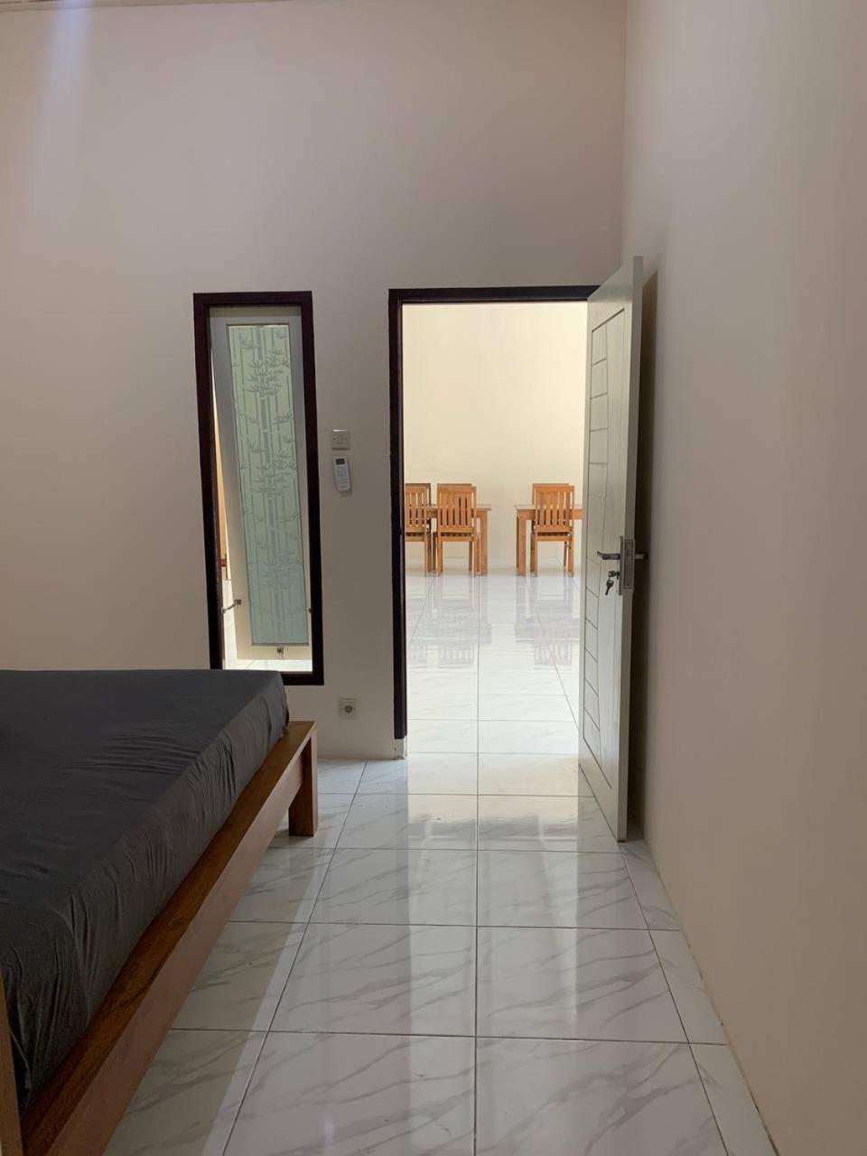 Dikky Guest House Near Bangsal And Sira Pemenang Exterior photo